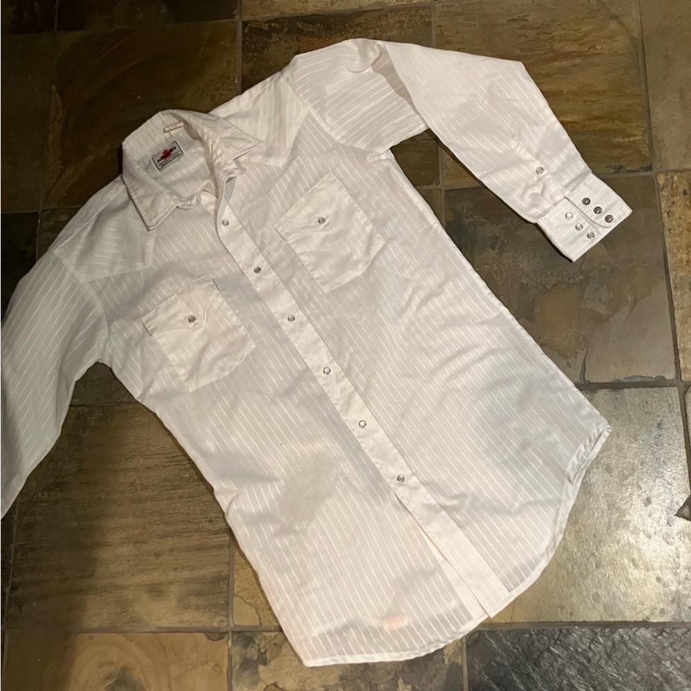MWG white striped button up collared long sleeve shirt.  Vintage